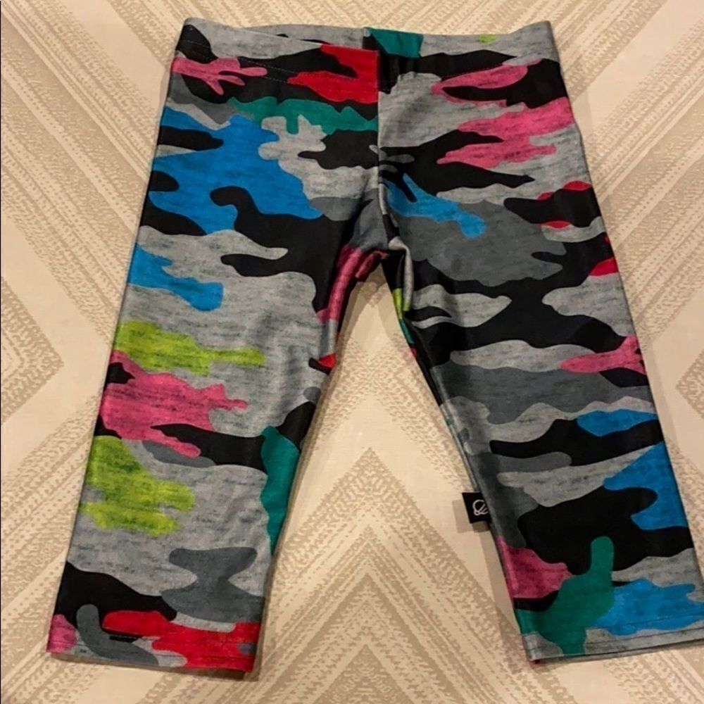 Terez Little Girls Camouflage Cropped Leggings